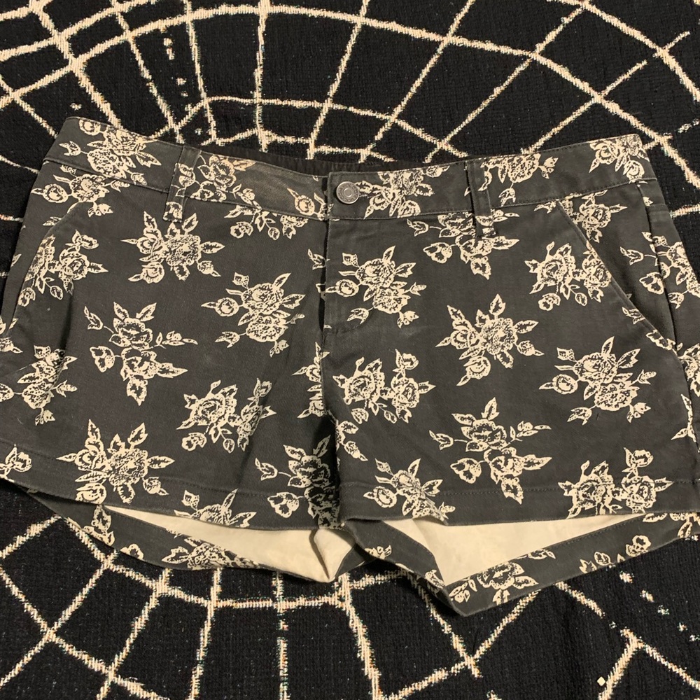 Volcom shorts